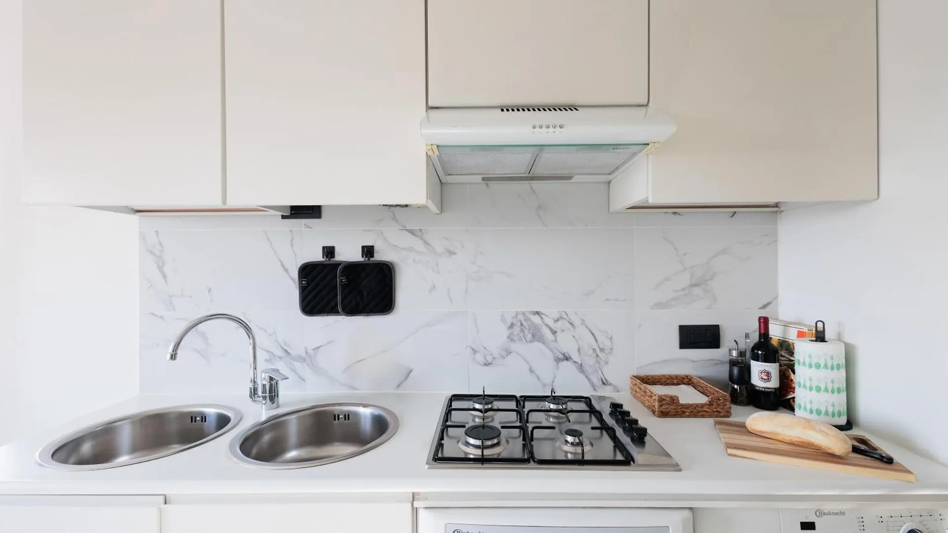 Apartament Appartamento Di Design Con Vista Su Via Tortona Mediolan